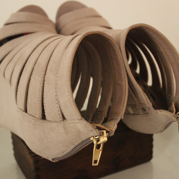 Madden Girl Kiickit Caged Platform Wedge - Picture 8 of 8